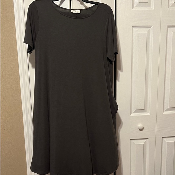 Short sleeve dress - Picture 1 of 1